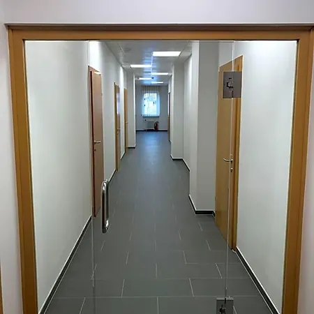 Montagehotel Bed & Steel 2* Linz