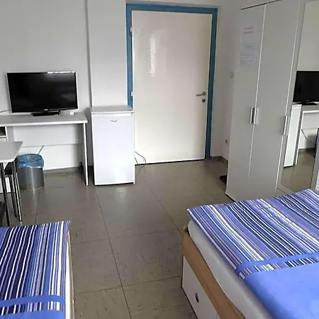 Montagehotel Bed & Steel 2* Linz