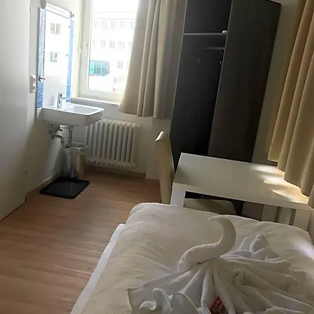 Montagehotel Bed & Steel 2*