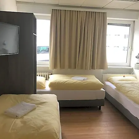 Montagehotel Bed & Steel 2* Linz