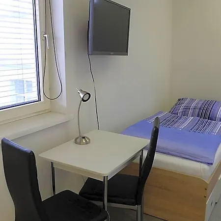 Montagehotel Bed & Steel 2* Linz