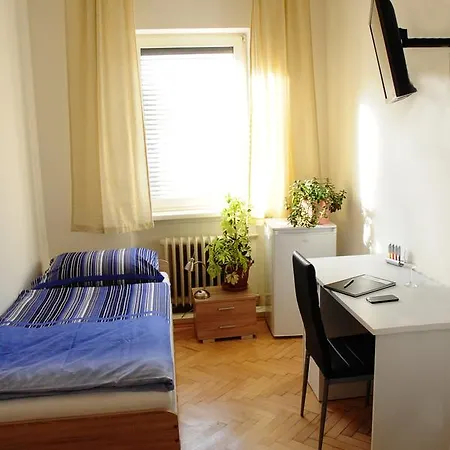 Montagehotel Bed & Steel 2* Linz