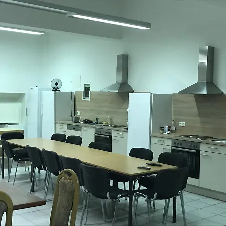 Montagehotel Bed & Steel Hotell 2*
