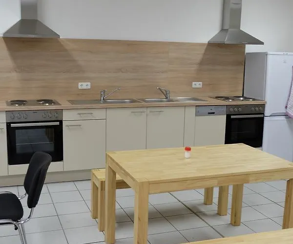 Montagehotel Bed & Steel Hotell 2*